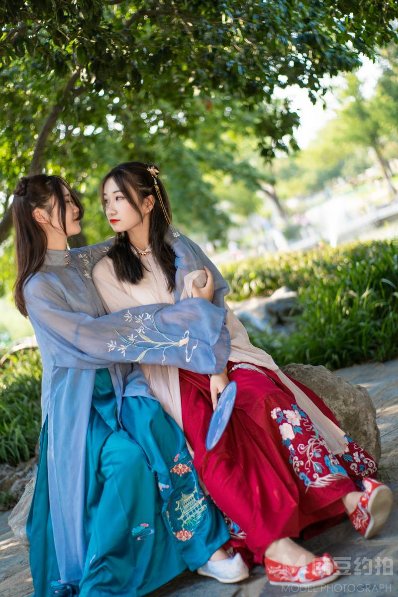 汉服模特