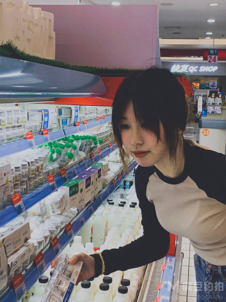 情绪模特