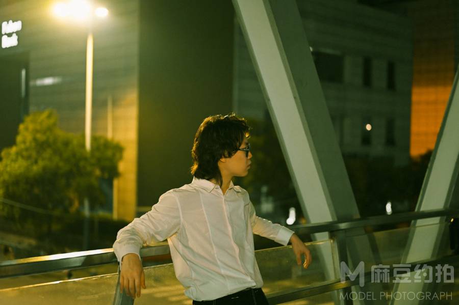 夜景模特