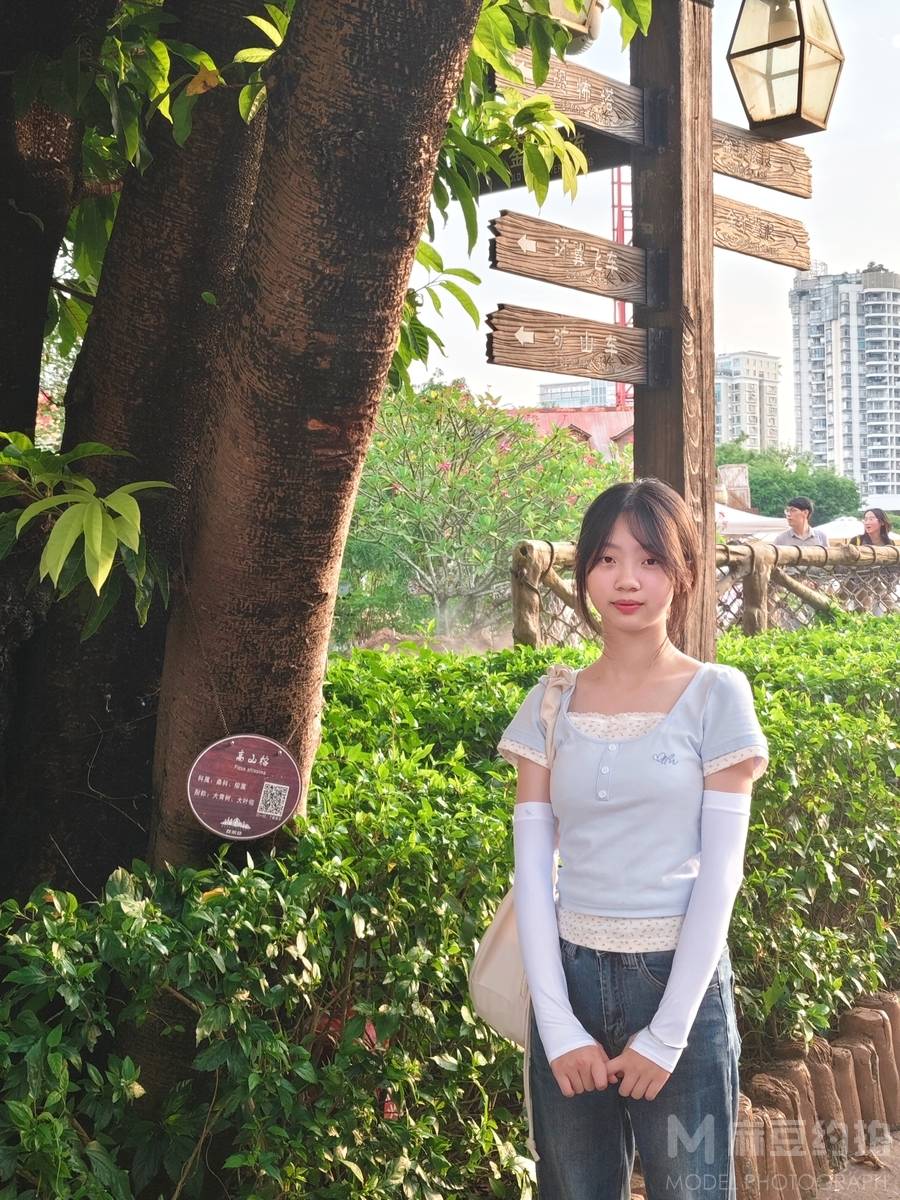 校园模特
