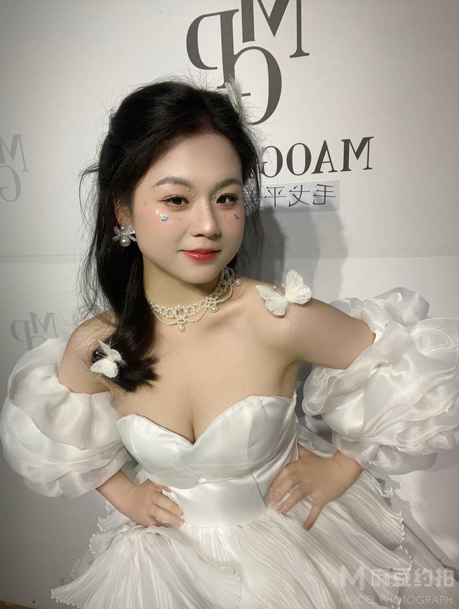 妆容模特