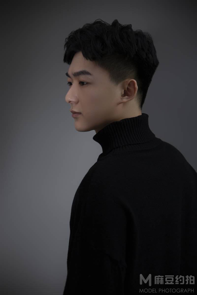 黑白模特