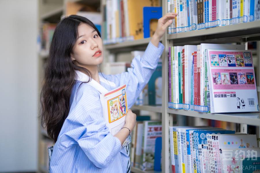校园模特
