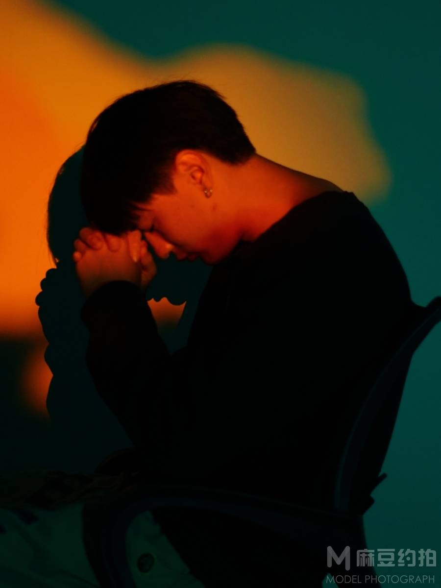 情绪模特