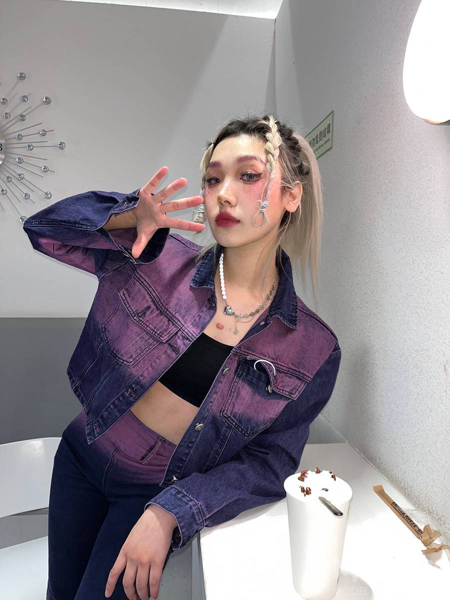 妆容模特