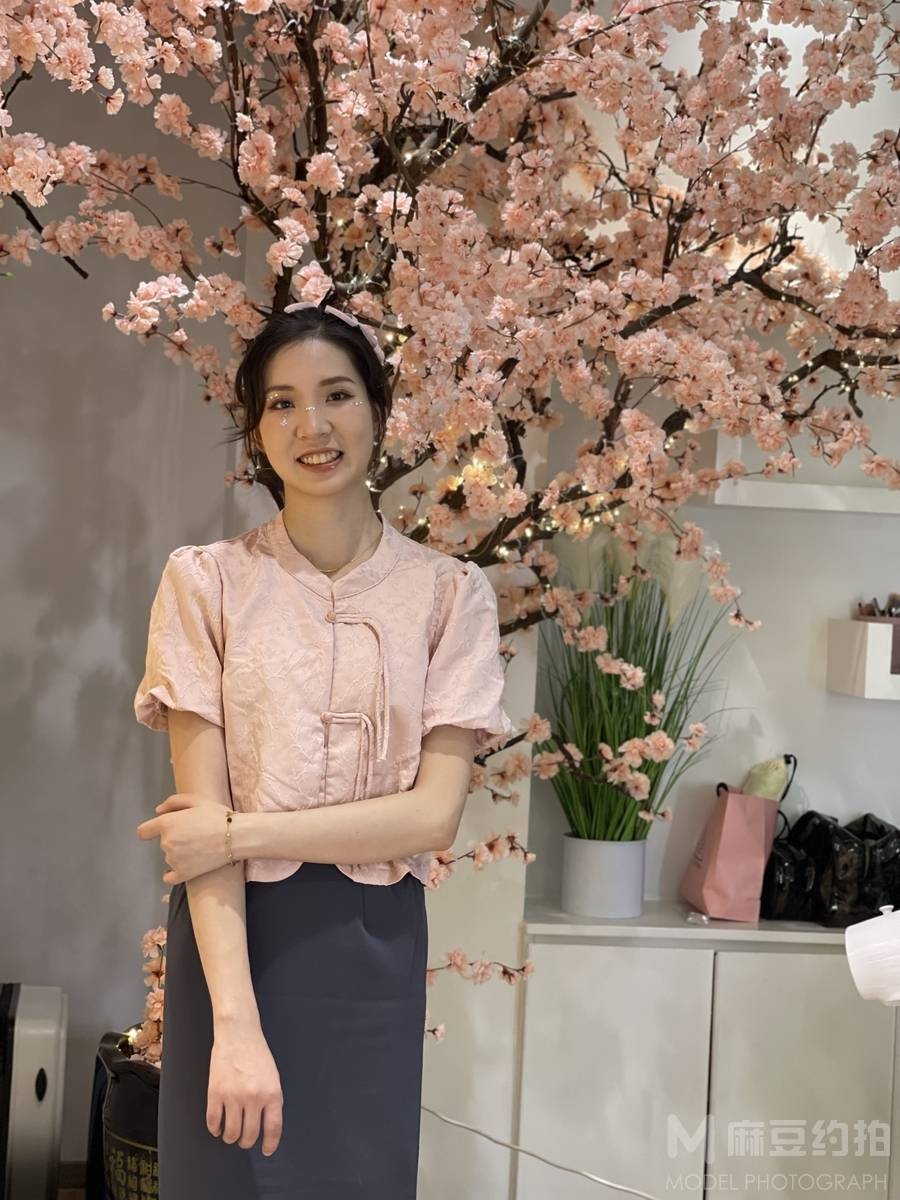 妆容模特