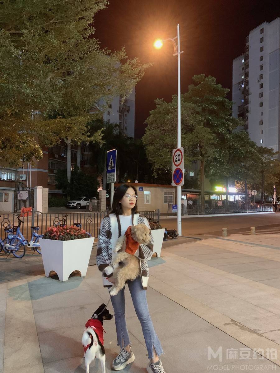校园模特