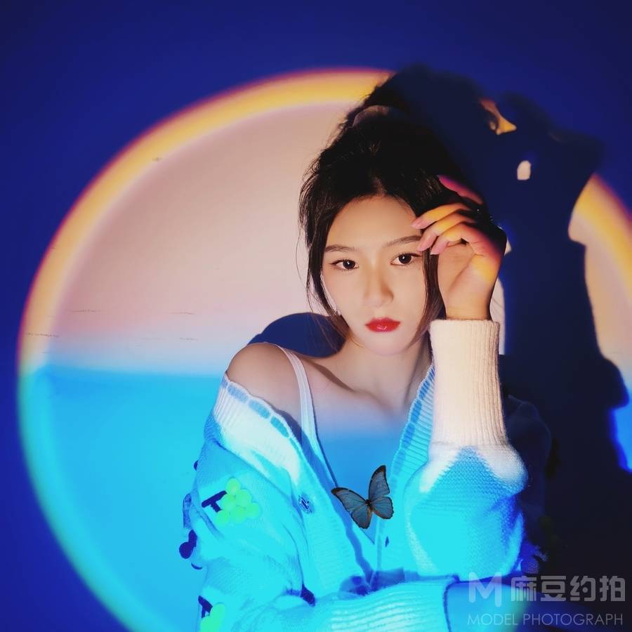 情绪模特