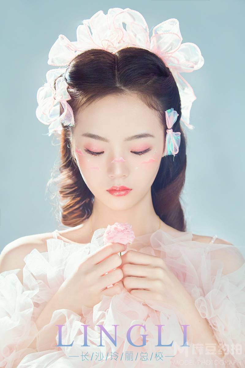 妆容模特