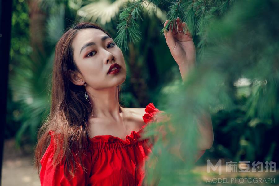 情绪模特