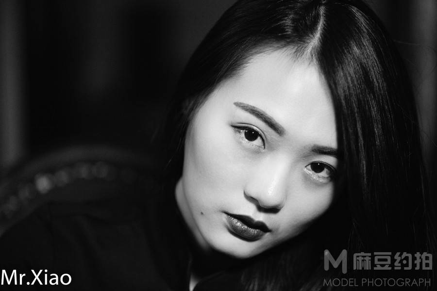 黑白模特