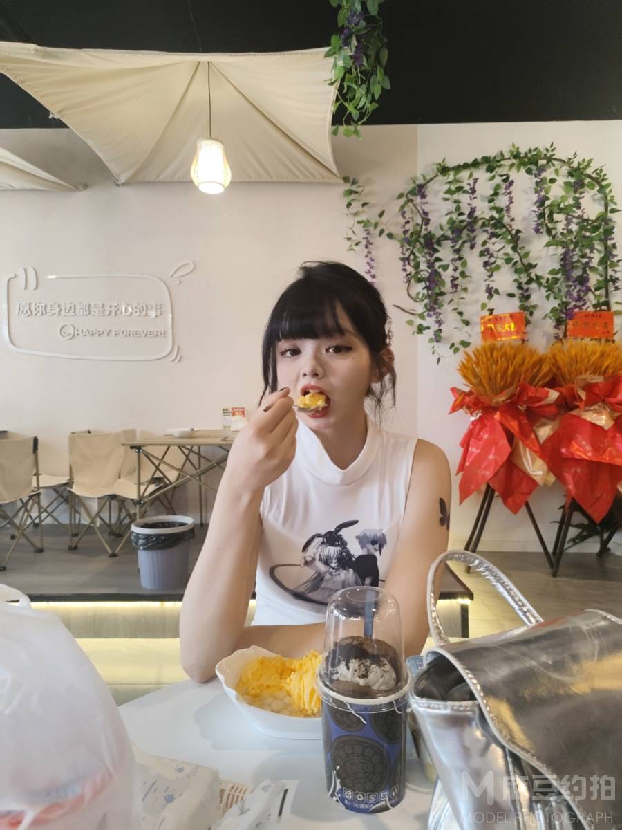 校园模特