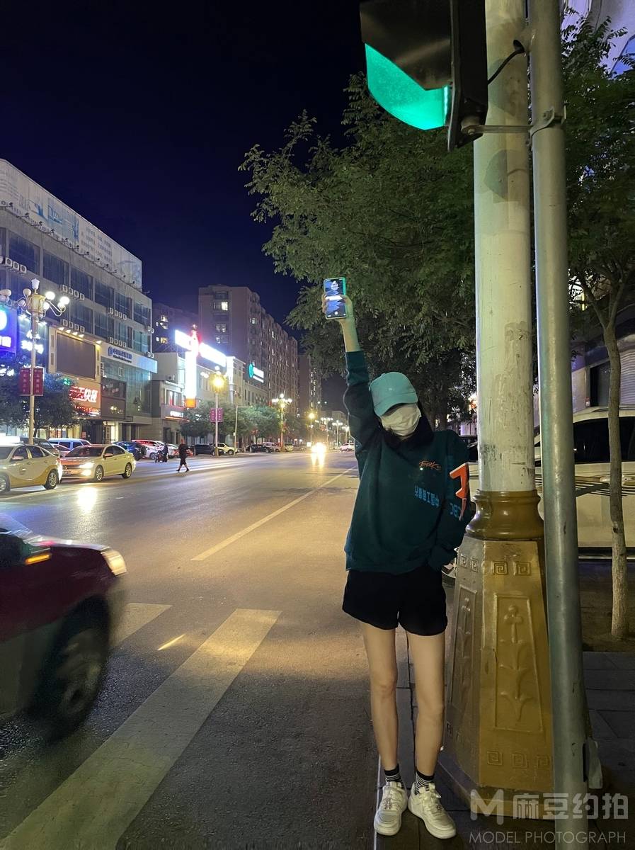 情绪模特