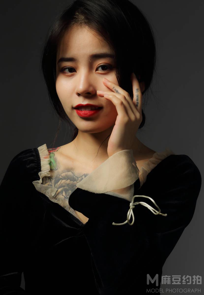 情绪模特