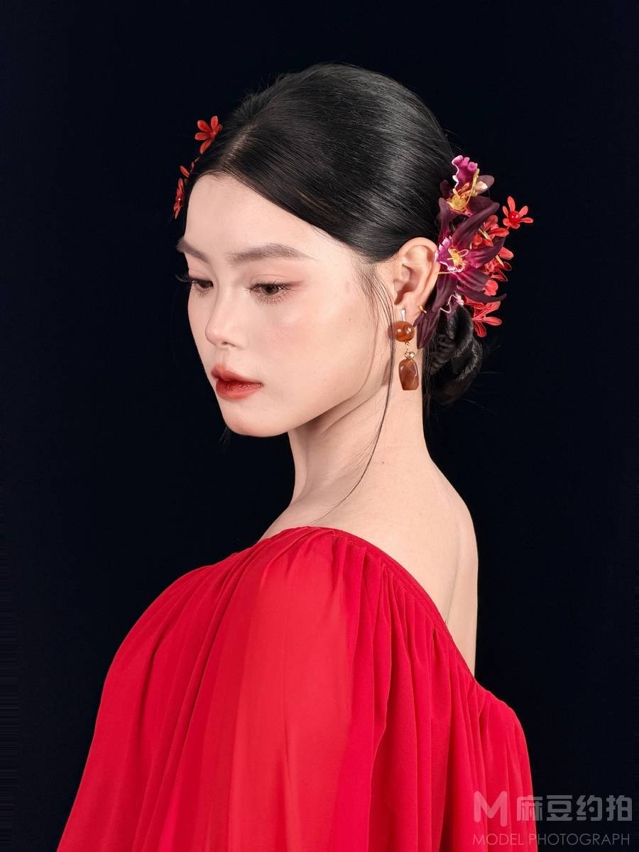 妆容模特