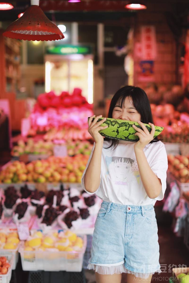 情绪模特