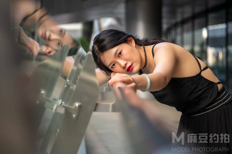 情绪模特
