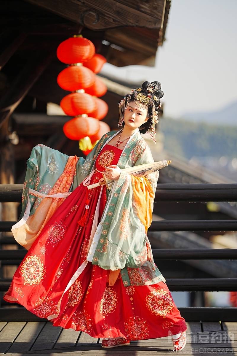 汉服模特