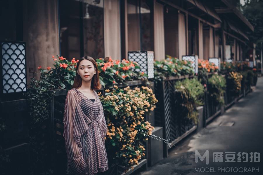 情绪模特