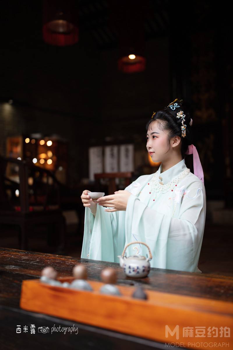 汉服模特