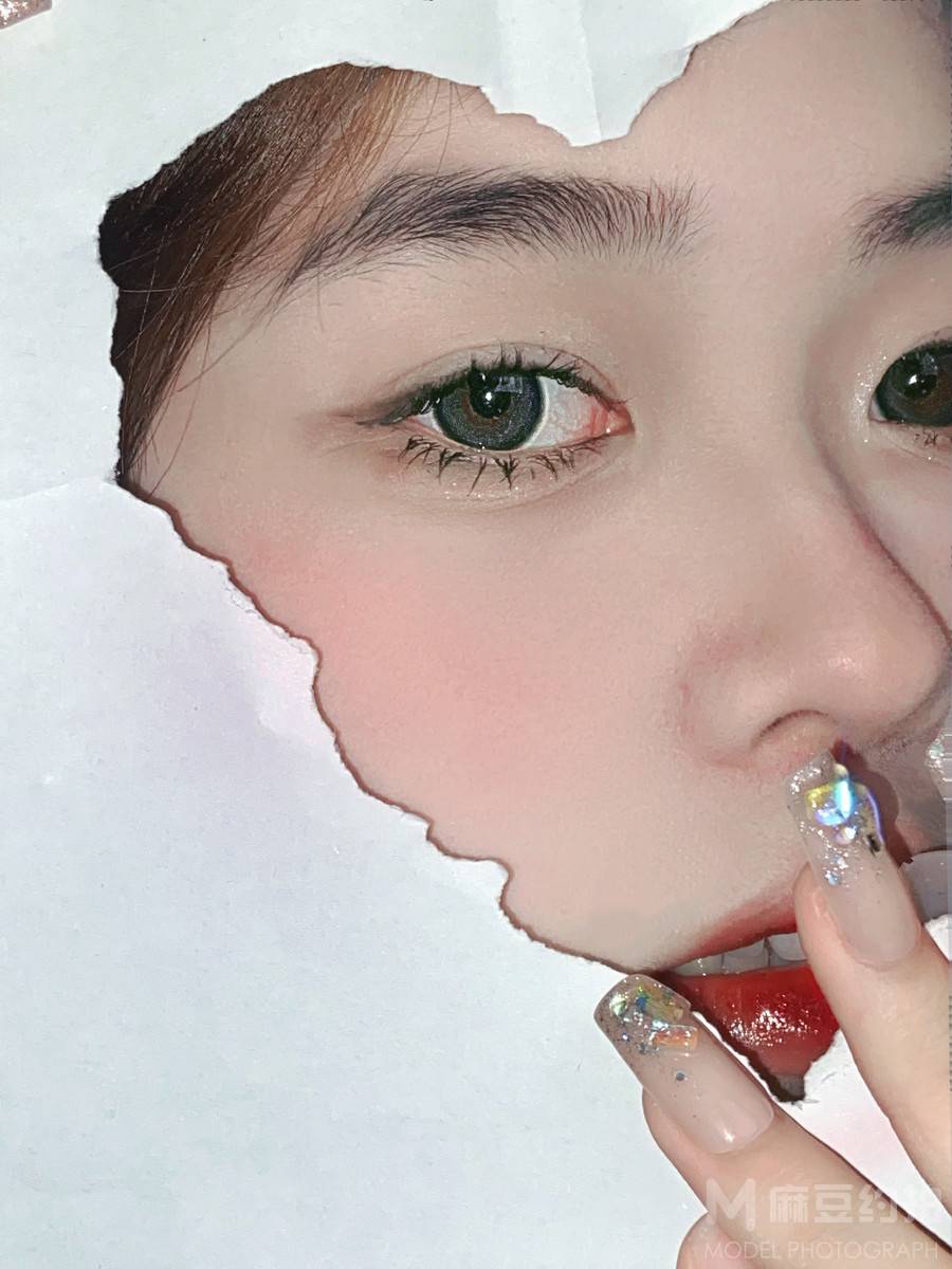 情绪模特