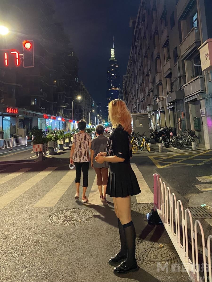 校园模特