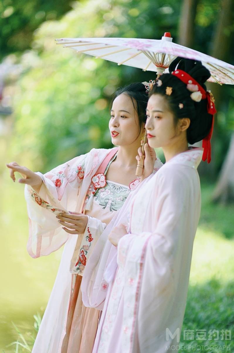 汉服模特