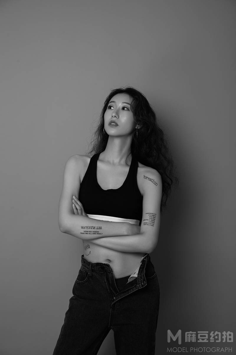 情绪模特