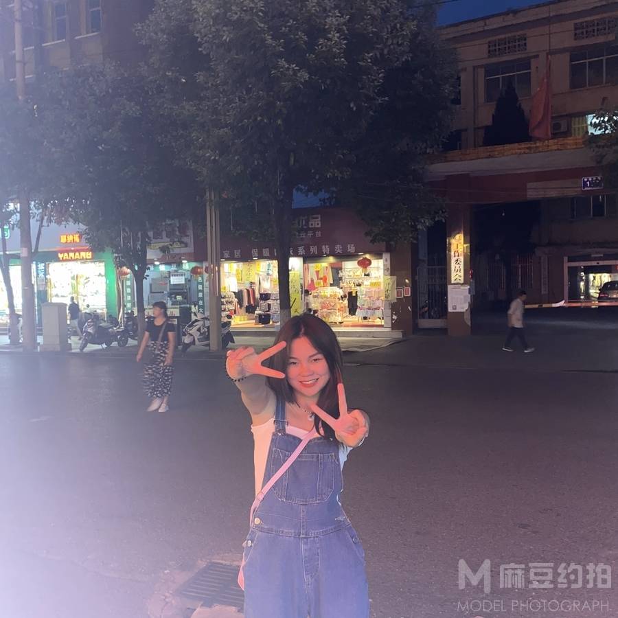 校园模特