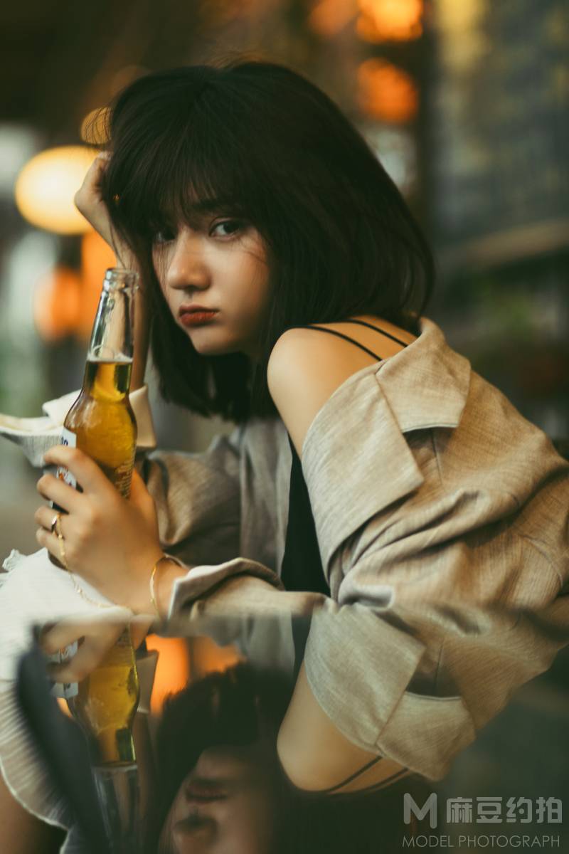 情绪模特