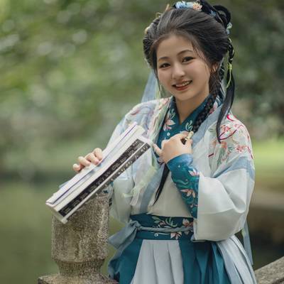 汉服模特