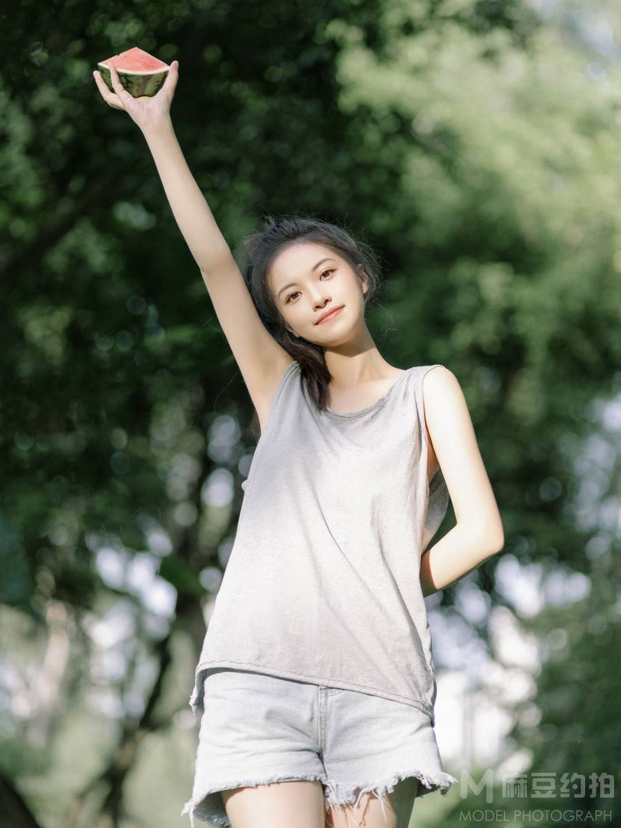 情绪模特