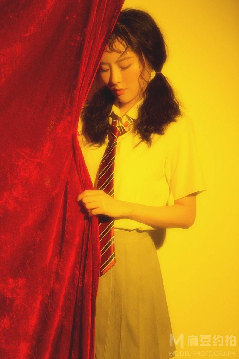情绪模特