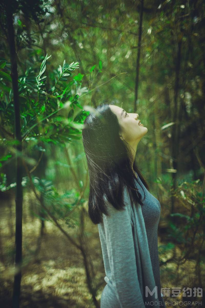 情绪模特