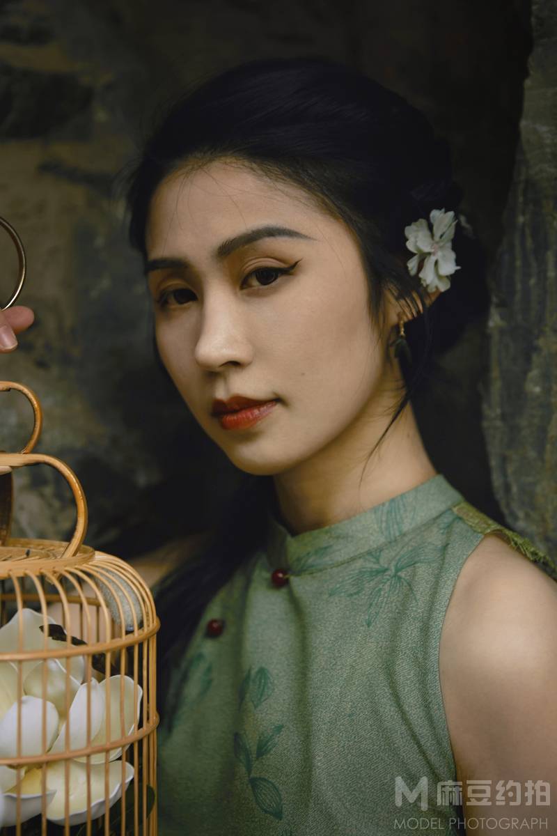 情绪模特