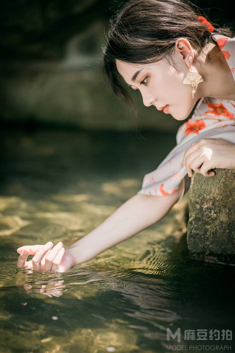 情绪模特