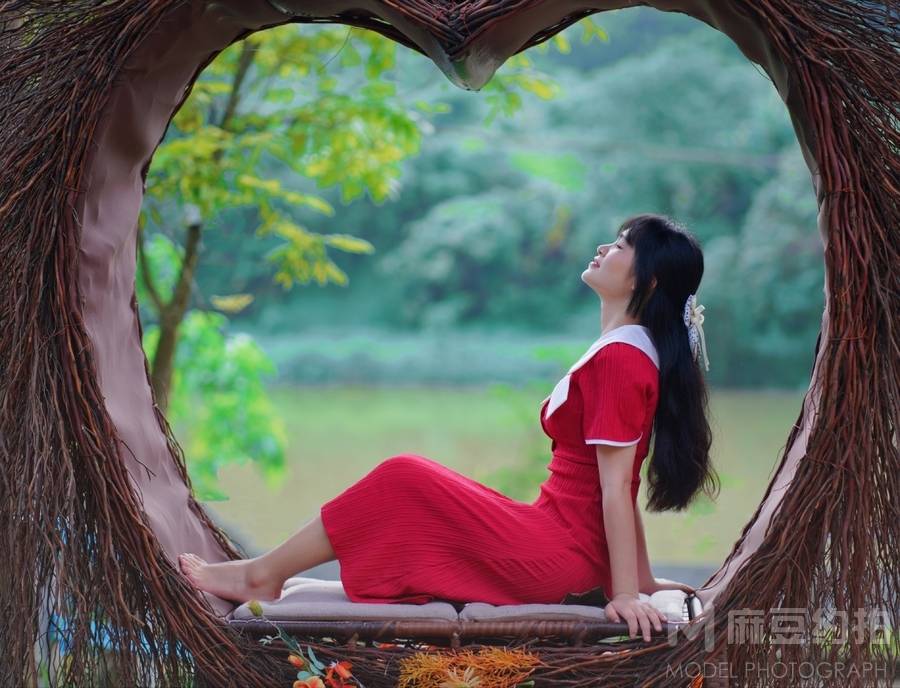 情绪模特