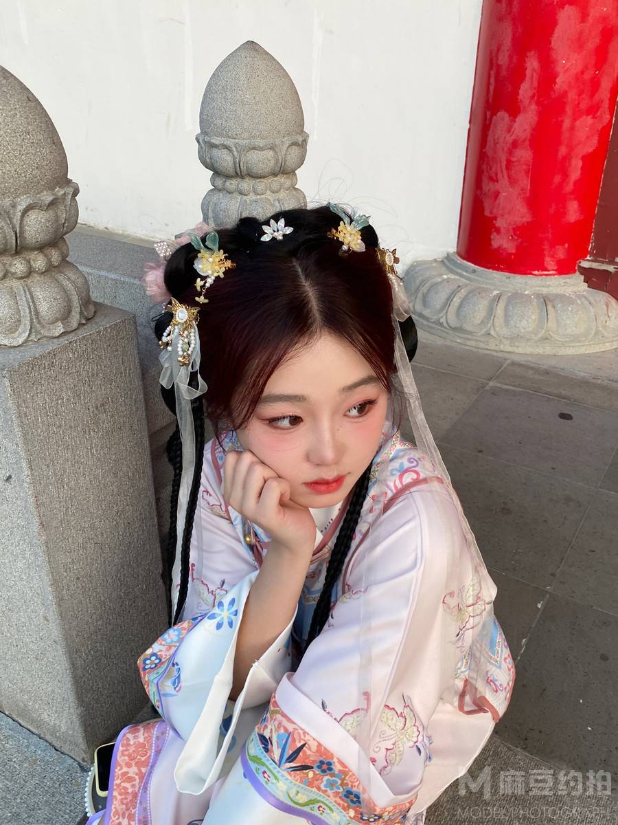 妆容模特
