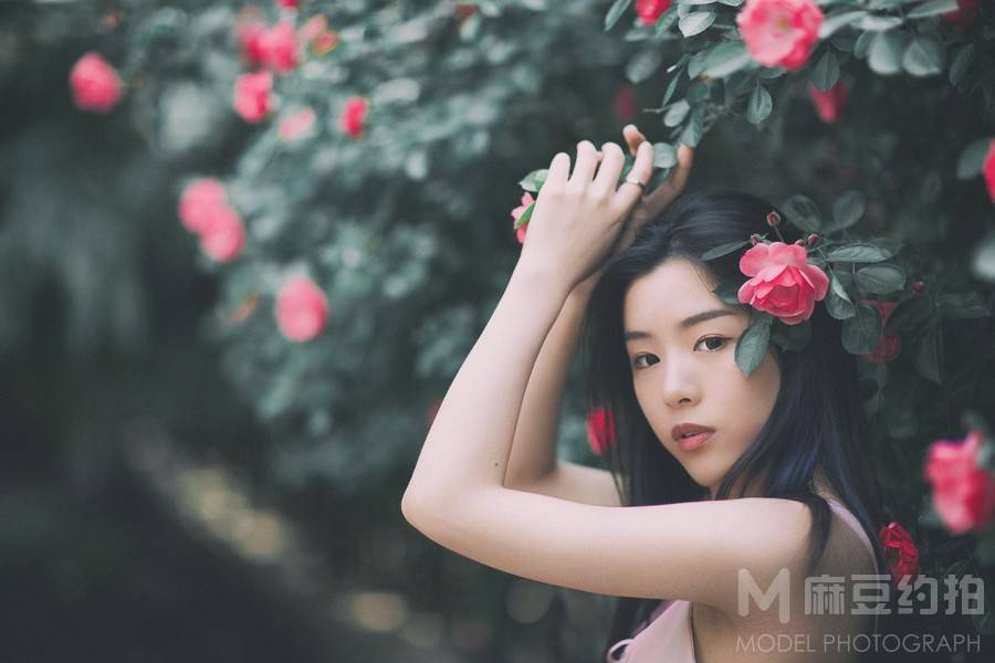 情绪模特