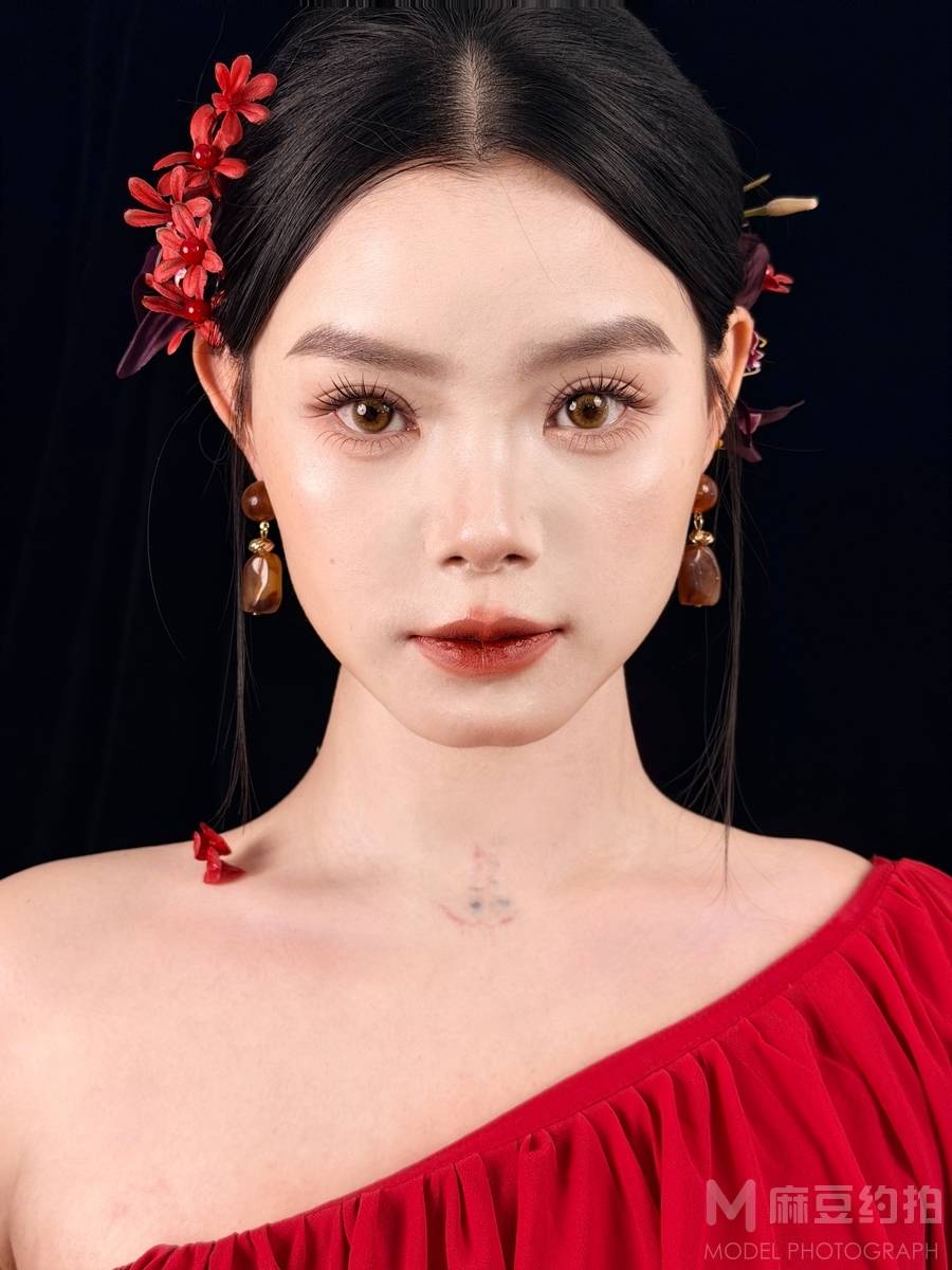 妆容模特