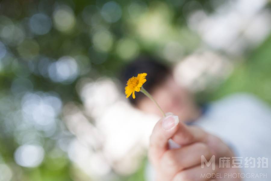 情绪模特