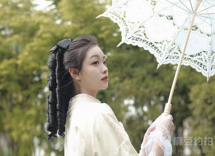 汉服模特