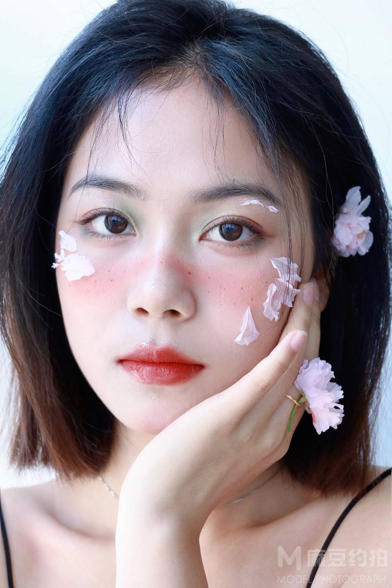 妆容模特