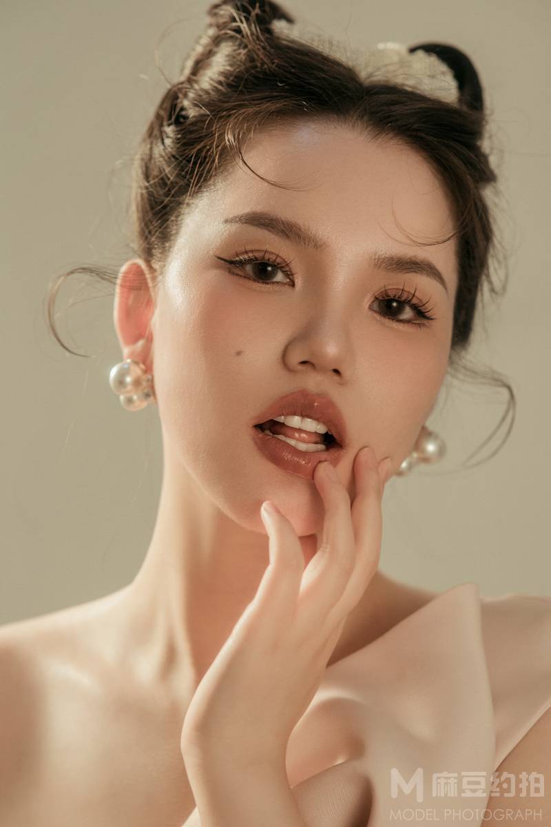 妆容模特
