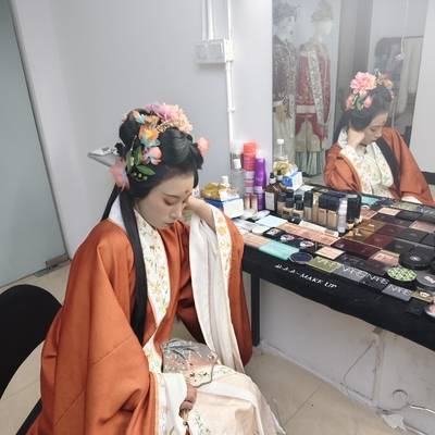 妆容模特