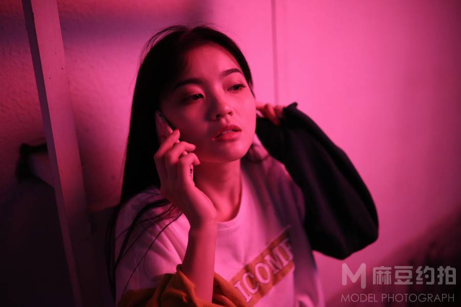 情绪模特