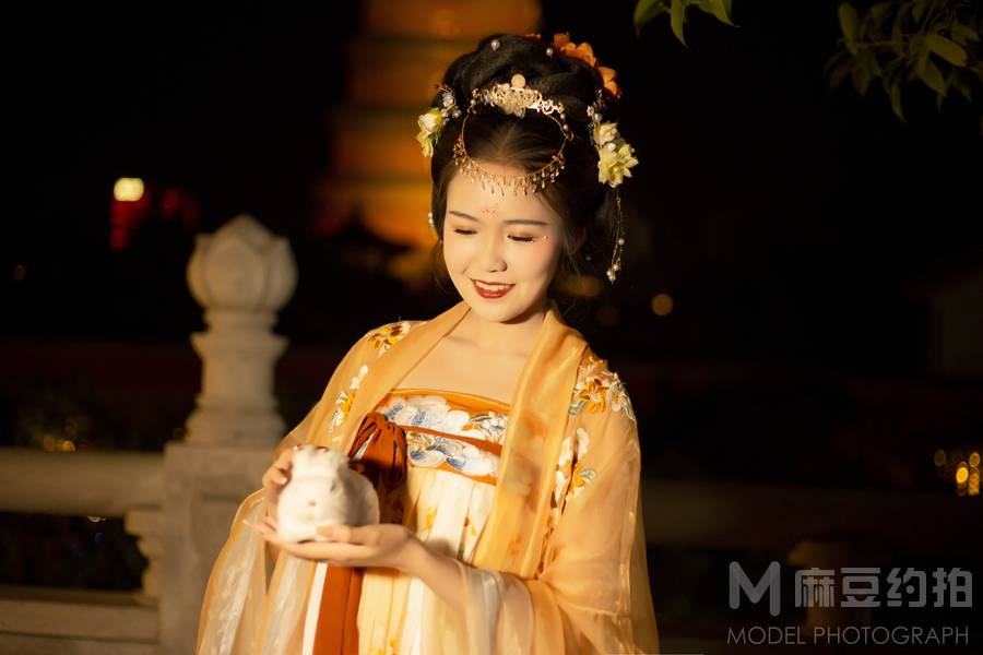 汉服模特
