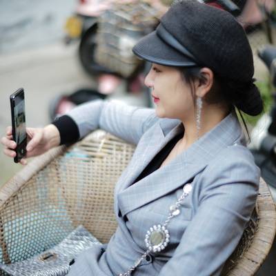 情绪模特