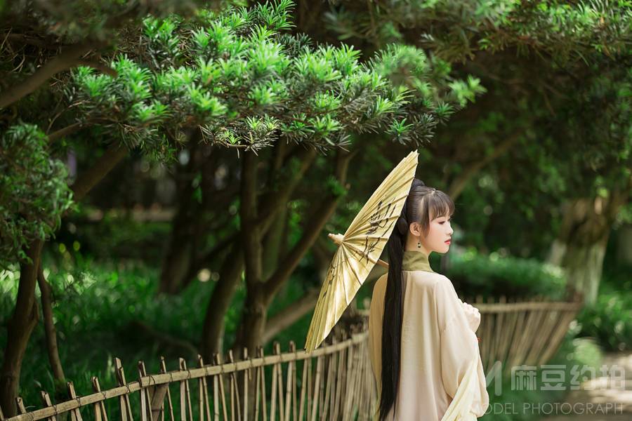 汉服模特