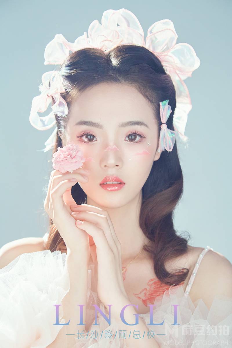 妆容模特